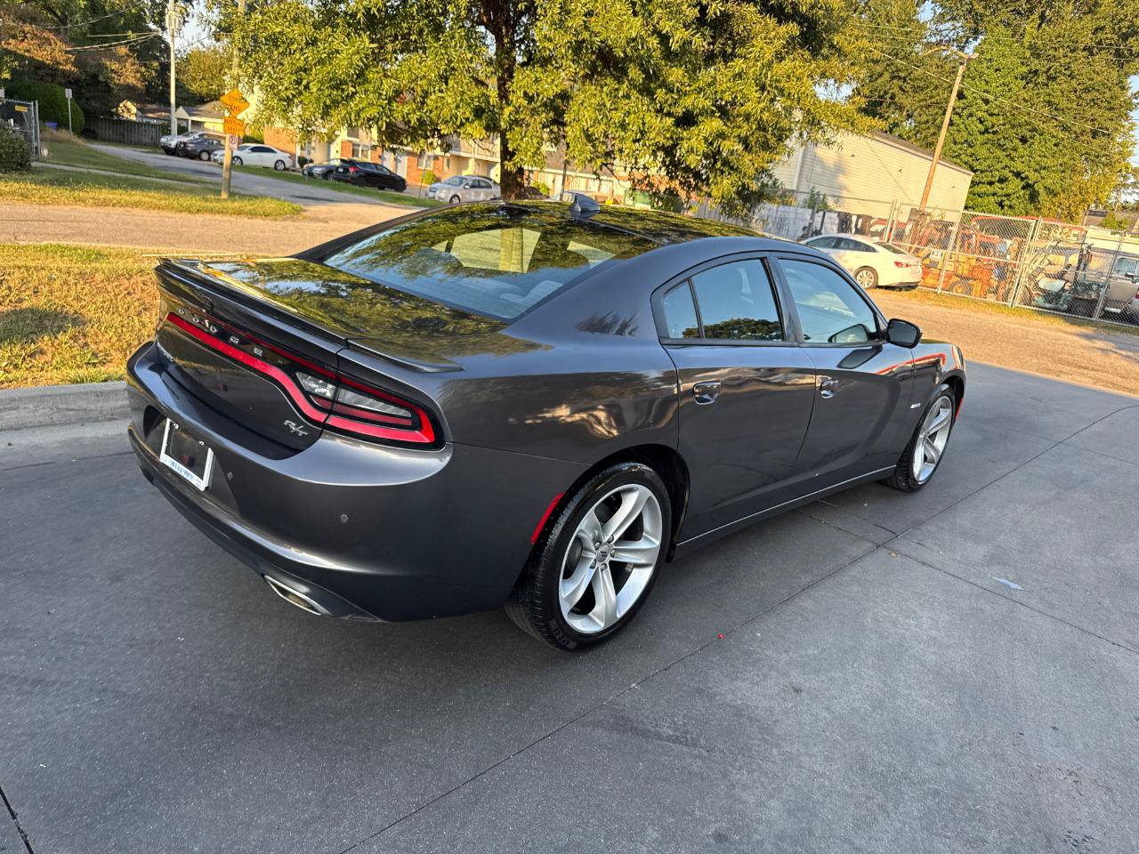 Used 2018 Dodge Charger R/T RWD image 9