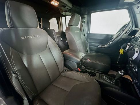 Used 2016 Jeep Wrangler Unlimited Sahara w/ Connectivity Group image 25
