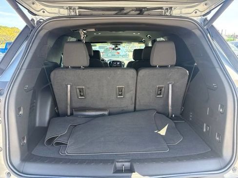 Used 2023 Chevrolet Traverse LT FWD image 31
