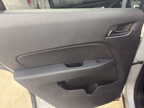 Used 2017 GMC Terrain SLE image 27