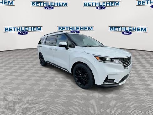 Used 2023 Kia Carnival SX Prestige image 2