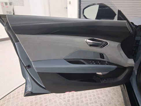 Used 2022 Audi e-tron GT Prestige image 19
