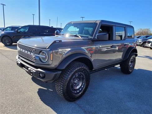 New 2025 Ford Bronco Badlands w/ Sasquatch Package image 3