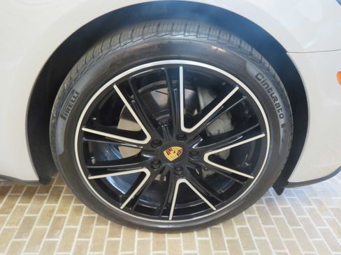Used 2018 Porsche Panamera 4S image 10