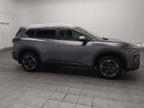 Used 2024 Nissan Rogue SV w/ SV Premium Package FWD image 11
