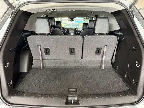 Used 2019 Chevrolet Traverse LT w/ LPO, Blackout Package AWD/4WD image 13