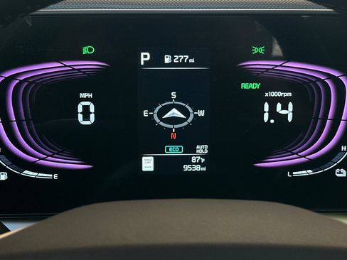 Certified 2025 Kia Niro FWD image 25