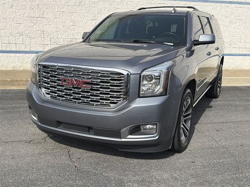 Used 2020 GMC Yukon XL Denali w/ Denali Ultimate Package image 3