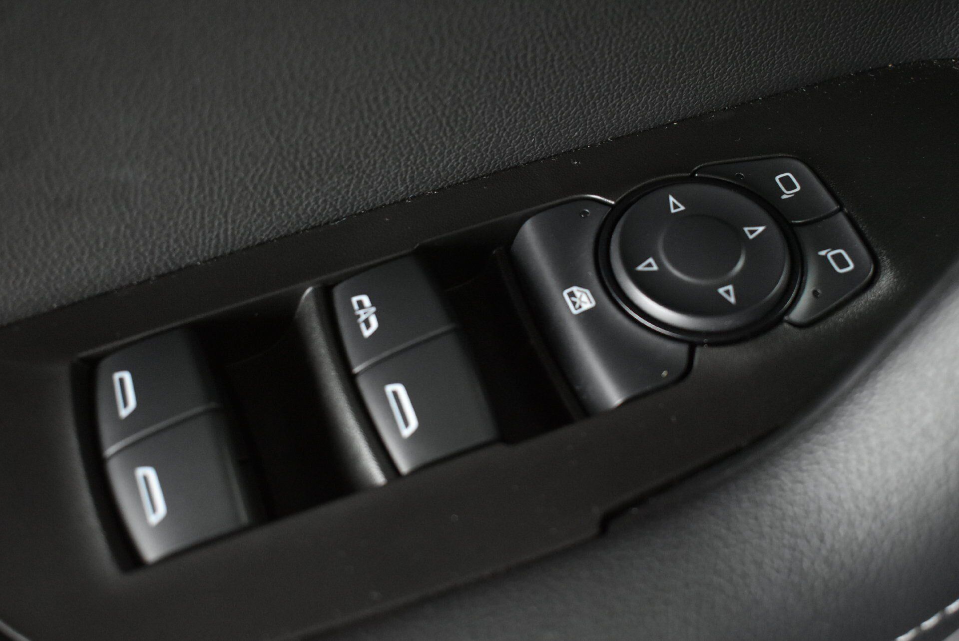 Used 2024 Chevrolet Blazer LT w/ Convenience Package FWD image 13