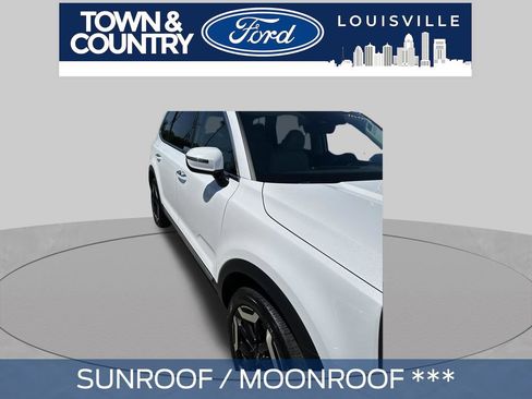 Used 2025 Kia Telluride S FWD image 3