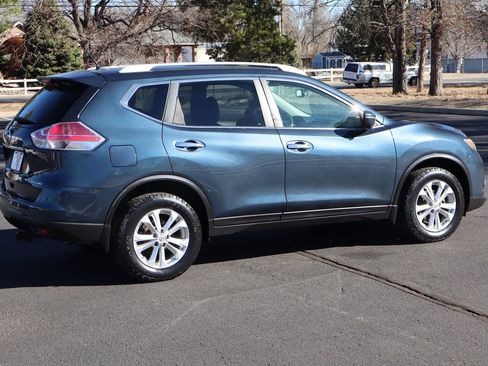 Used 2015 Nissan Rogue SV w/ SV Premium Package image 4