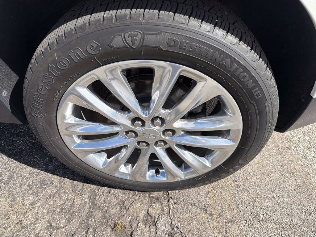 Used 2018 Cadillac XT5 Platinum w/ Driver Assist Package AWD/4WD image 12