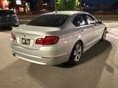 Used 2012 BMW 528i xDrive Sedan AWD/4WD image 4