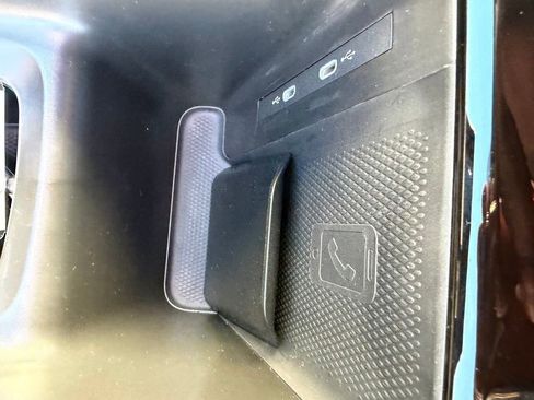 New 2026 Volkswagen ID.4 Pro image 21