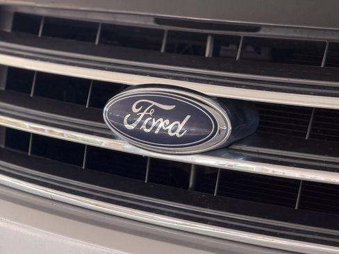 Used 2017 Ford Expedition XLT AWD/4WD image 9