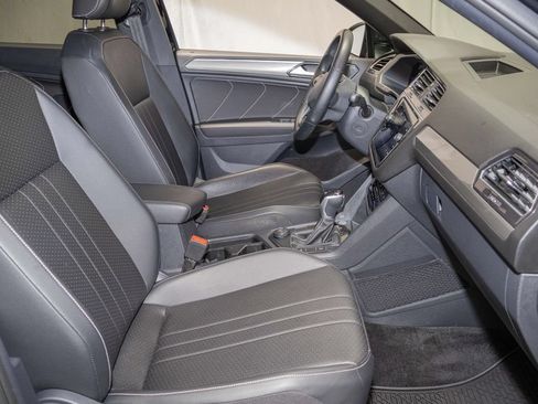 Used 2023 Volkswagen Tiguan SE R-Line AWD/4WD image 15