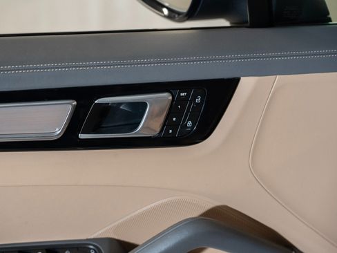 Certified 2023 Porsche Cayenne S Platinum AWD/4WD image 17
