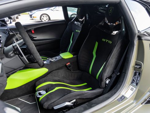 Used 2024 Lamborghini Huracan STO image 37