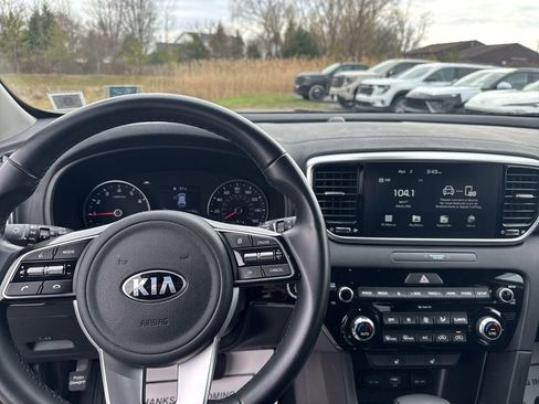Used 2022 Kia Sportage EX image 11