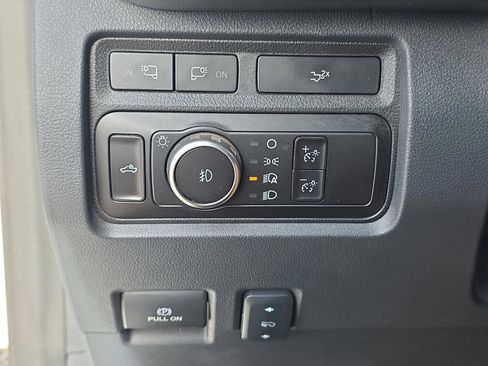 Used 2023 Ford F450 Lariat image 27