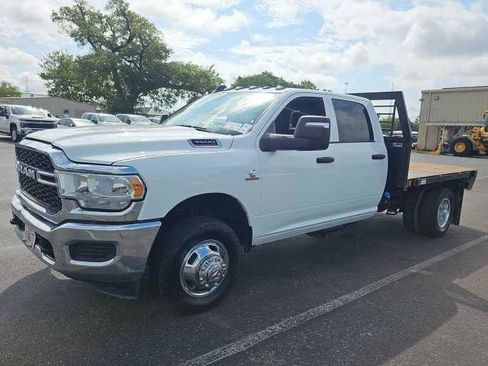 Used 2024 RAM 3500 Tradesman w/ Chrome Appearance Group AWD/4WD image 2