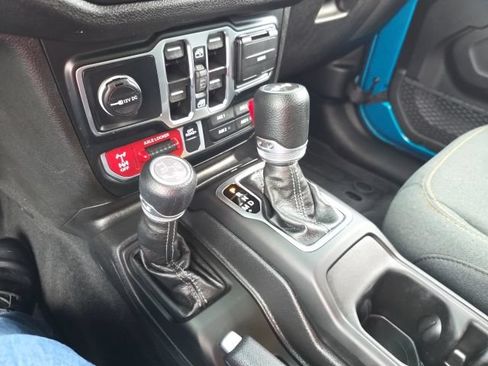 Used 2024 Jeep Wrangler Unlimited AWD/4WD image 24