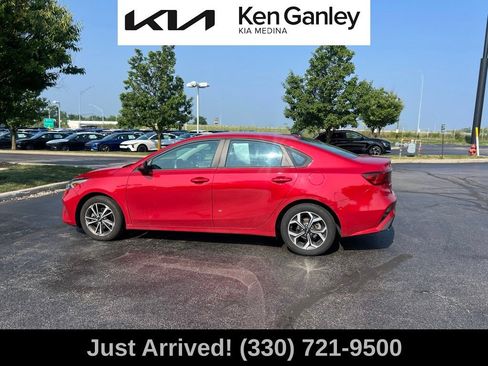 Used 2023 Kia Forte LXS w/ LXS Technology Package FWD image 8