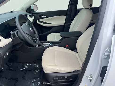 Used 2025 Buick Encore GX Sport Touring w/ Comfort Package image 10