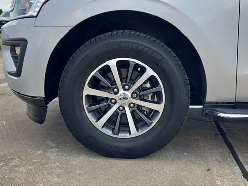 Used 2019 Ford Expedition XLT w/ Equipment Group 202A RWD image 10