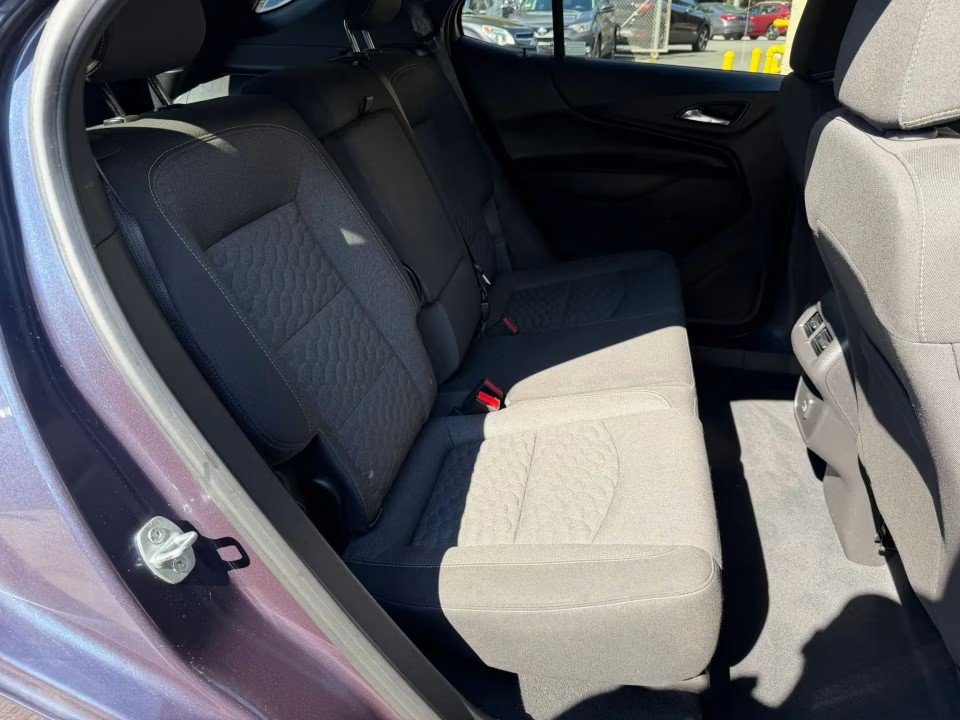 Used 2019 Chevrolet Equinox LT FWD image 16