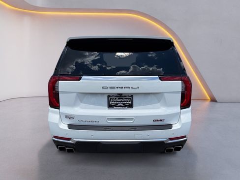 Used 2025 GMC Yukon XL Denali AWD/4WD image 4