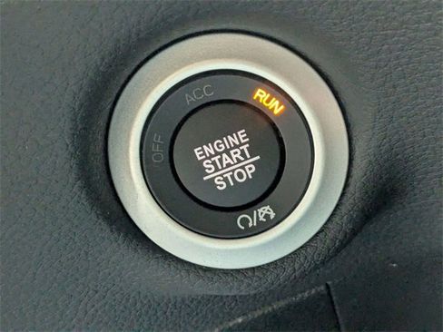 New 2026 Chrysler Pacifica Select image 23