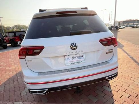 Used 2022 Volkswagen Tiguan SEL R-Line AWD/4WD image 8