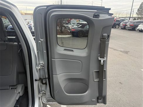 Used 2012 Toyota Tacoma 4x4 Access Cab V6 w/ SR5 Pkg image 30