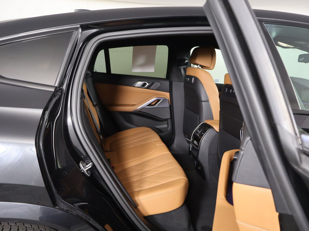 Used 2023 BMW X6 xDrive40i w/ M Sport Package AWD/4WD image 35