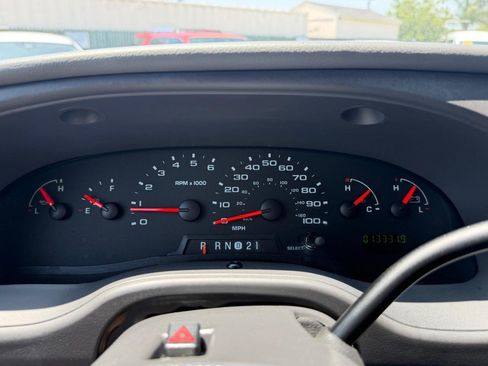 Used 2006 Ford E-150 and Econoline 150 RWD image 32
