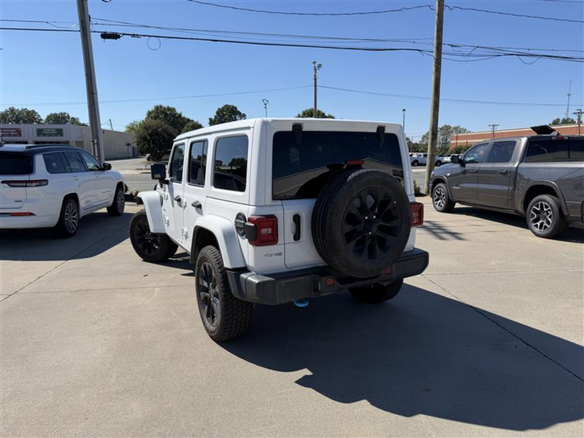 Certified 2024 Jeep Wrangler Unlimited Sahara AWD/4WD image 4