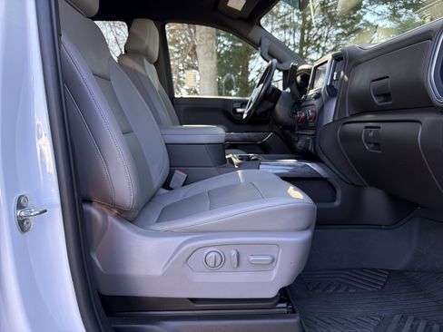 Used 2022 Chevrolet Silverado 1500 LTZ image 32