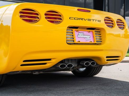 Used 2003 Chevrolet Corvette Coupe w/ Preferred Equipment Group image 30