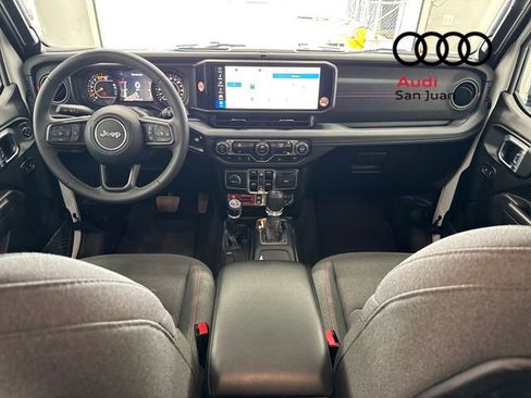 Used 2025 Jeep Wrangler Unlimited Rubicon image 31