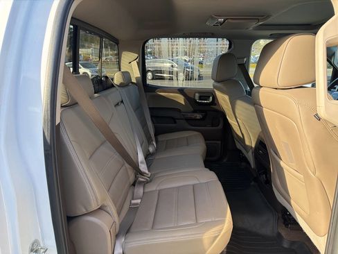 Used 2015 GMC Sierra 3500 Denali w/ Duramax Plus Package image 23