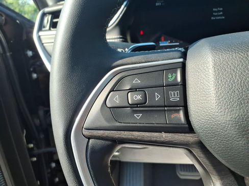 Certified 2023 Jeep Grand Cherokee Limited w/ Black Appearance Package AWD/4WD image 23