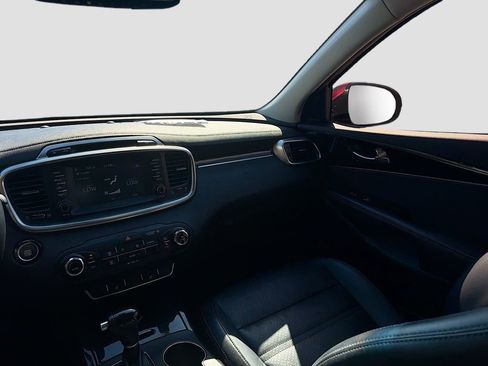 Used 2018 Kia Sorento EX image 25