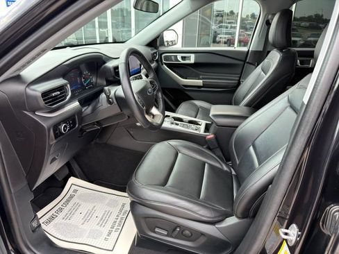 Used 2023 Ford Explorer XLT w/ Equipment Group 202A AWD/4WD image 15