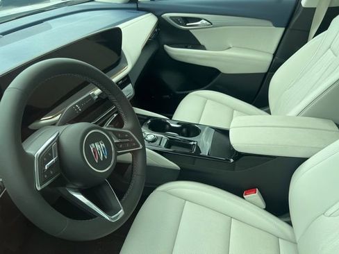Used 2025 Buick Envision Avenir AWD/4WD image 16