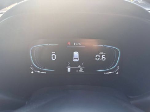 Used 2025 Kia Soul LX w/ LX Technology Package FWD image 35