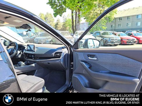 Used 2022 Nissan Rogue SV AWD/4WD image 10