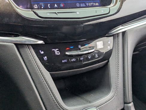 Used 2020 Cadillac XT6 Sport w/ Platinum Package image 29