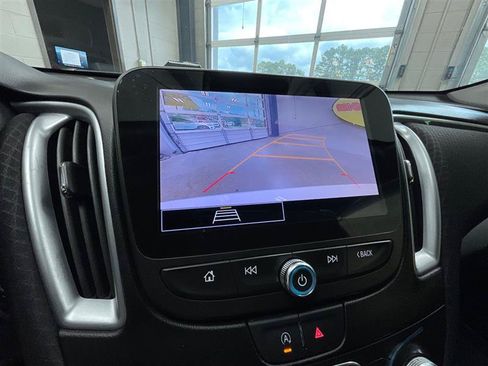 Used 2023 Chevrolet Malibu LS FWD image 17