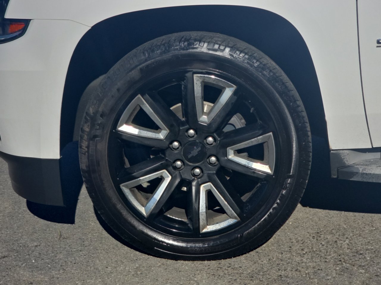 Used 2016 Chevrolet Suburban LS w/ Max Trailering Package RWD image 9